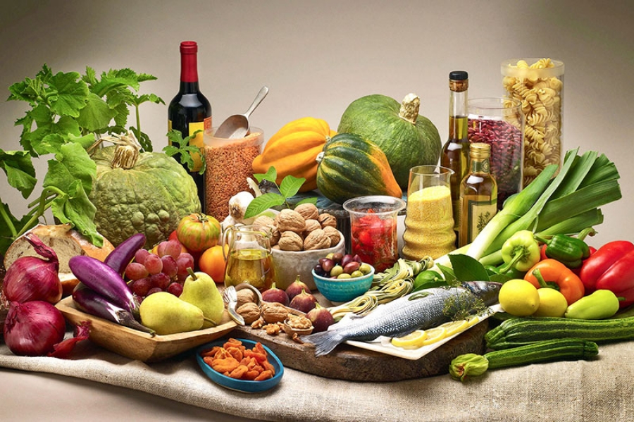Топ продукти, които една домакиня трябва да има налични в кухнята Топ продукти, които една домакиня трябва да има налични в кухнята